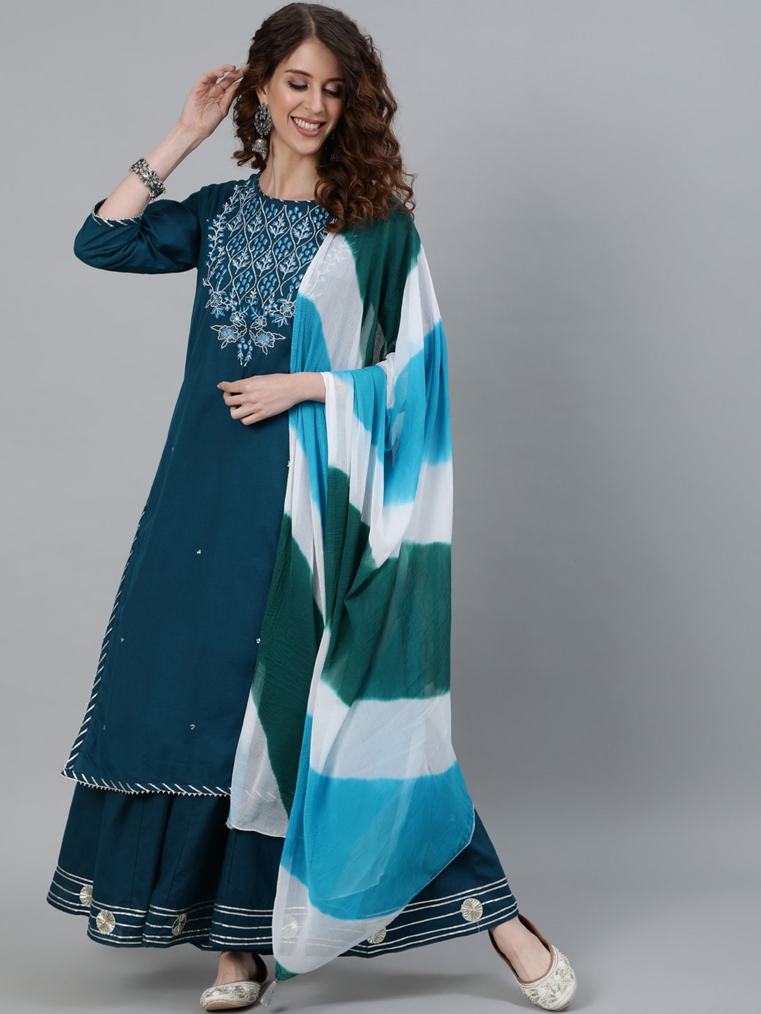 Ishin Women Teal Floral Embroidered Pure Cotton A-line Kurta With Palazzos & Dupatta
Ishin Women Teal Floral Embroidered Pure Cotton A-line Kurta With Palazzos & Dupatta