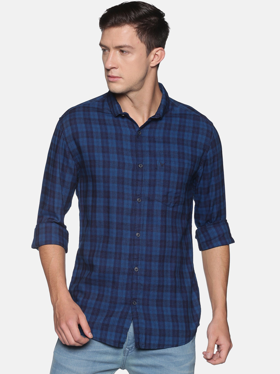 SHOWOFF Men Navy Blue Comfort Slim Fit Checked Casual Shirt
SHOWOFF Men Navy Blue Comfort Slim Fit Checked Casual Shirt
