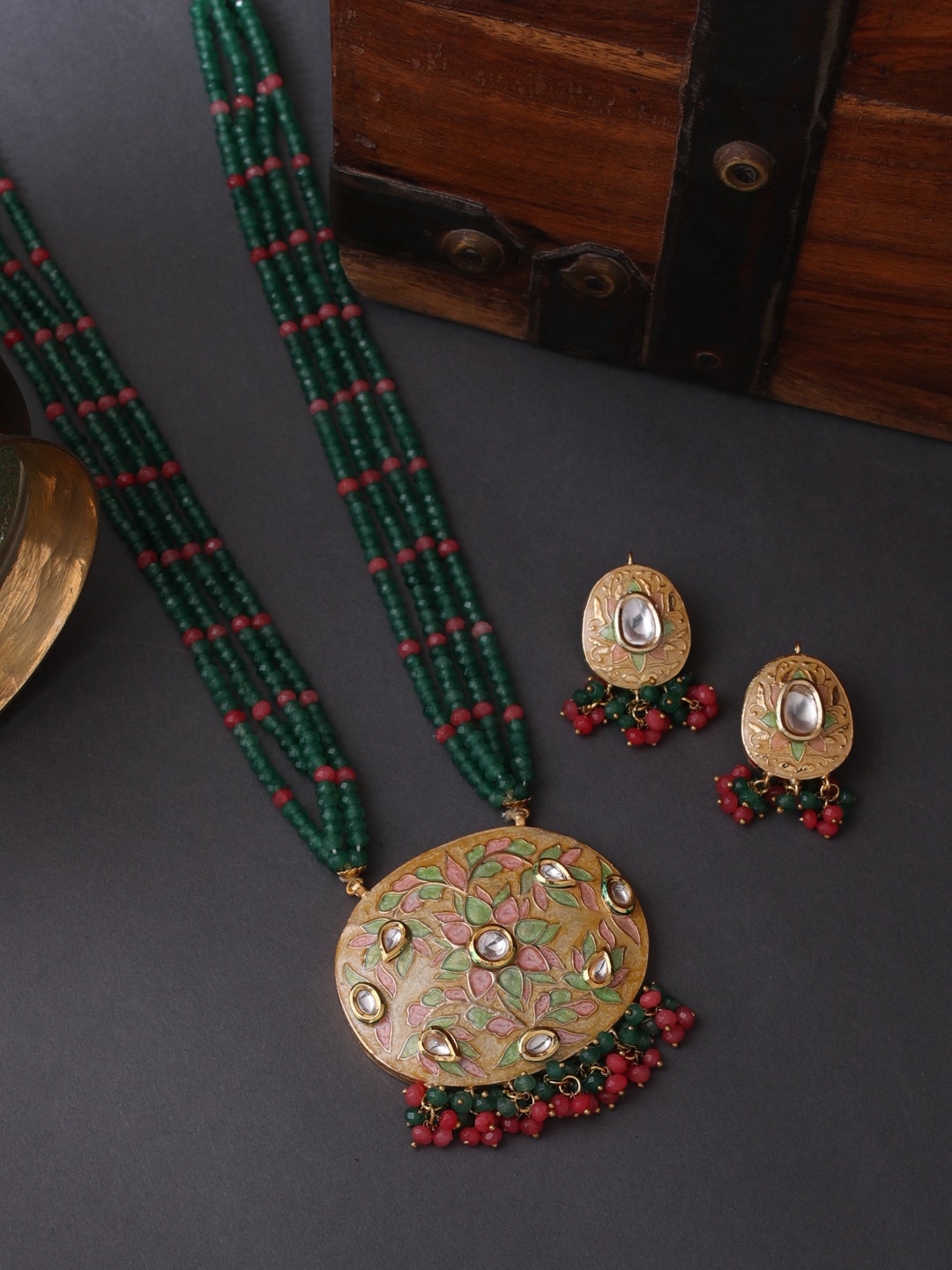 THE AAB STUDIO Gold-Plated White & Green Stone-Studded & Beaded Meenakari Jewellery Set
THE AAB STUDIO Gold-Plated White & Green Stone-Studded & Beaded Meenakari Jewellery Set