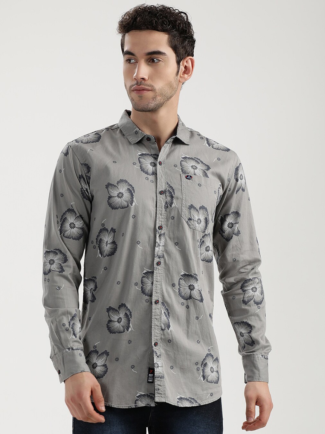 V2 Value & Variety Men Grey Regular Fit Floral Printed Casual Shirt