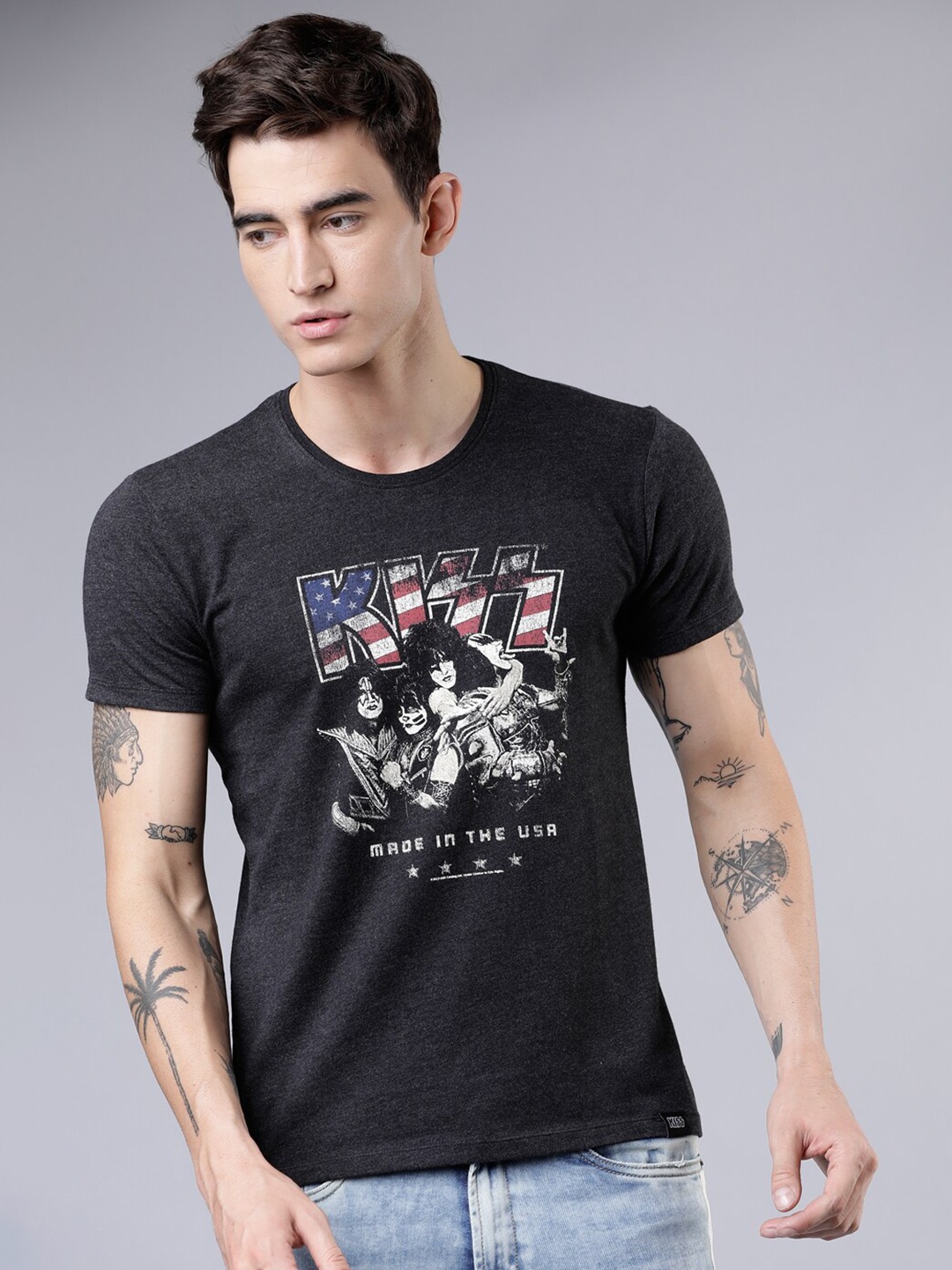 LOCOMOTIVE Men Black & White Kiss Printed Slim Fit T-shirt