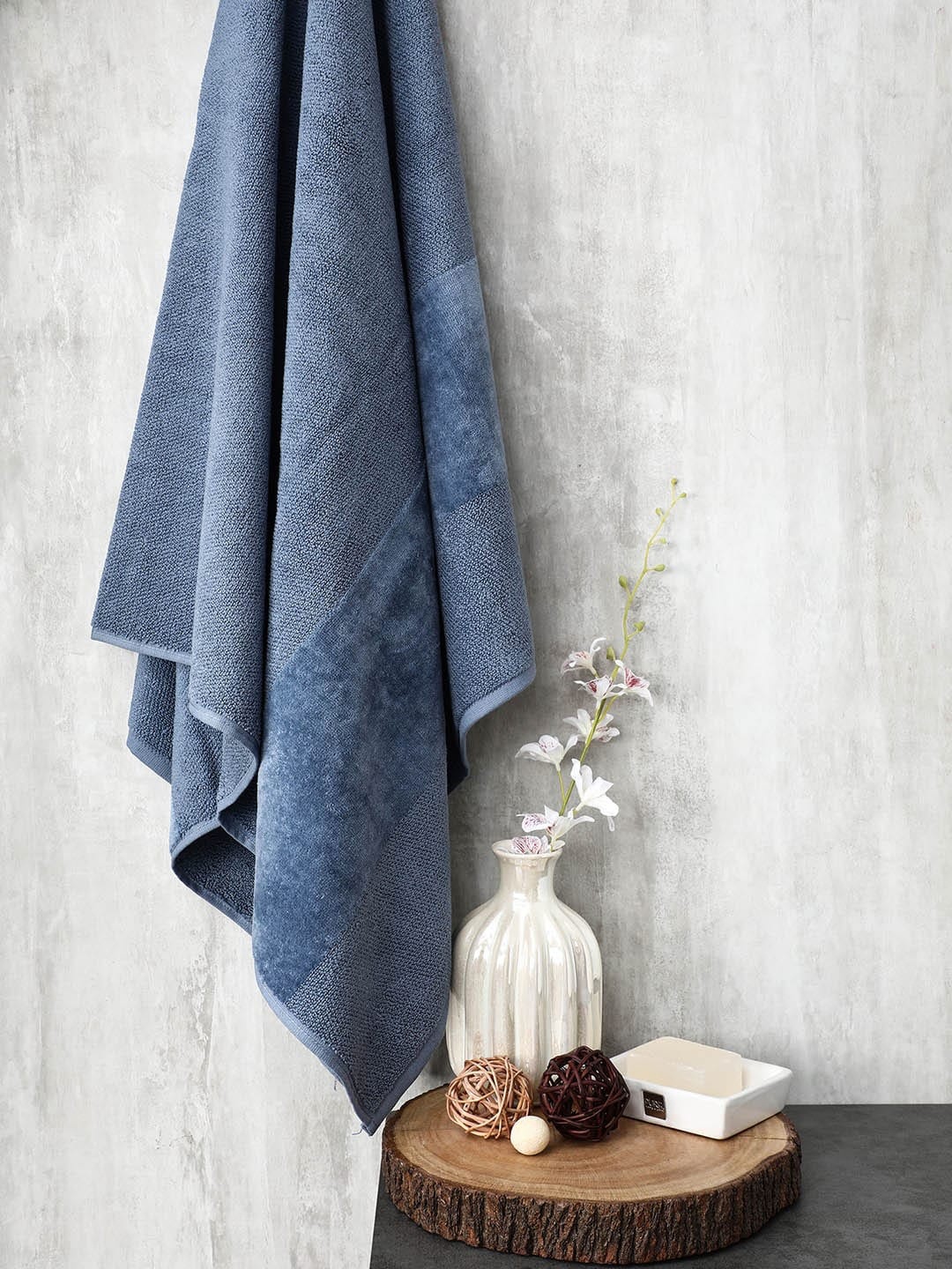 Pure Home and Living Blue Solid 555 GSM Combed Cotton Bath Towel