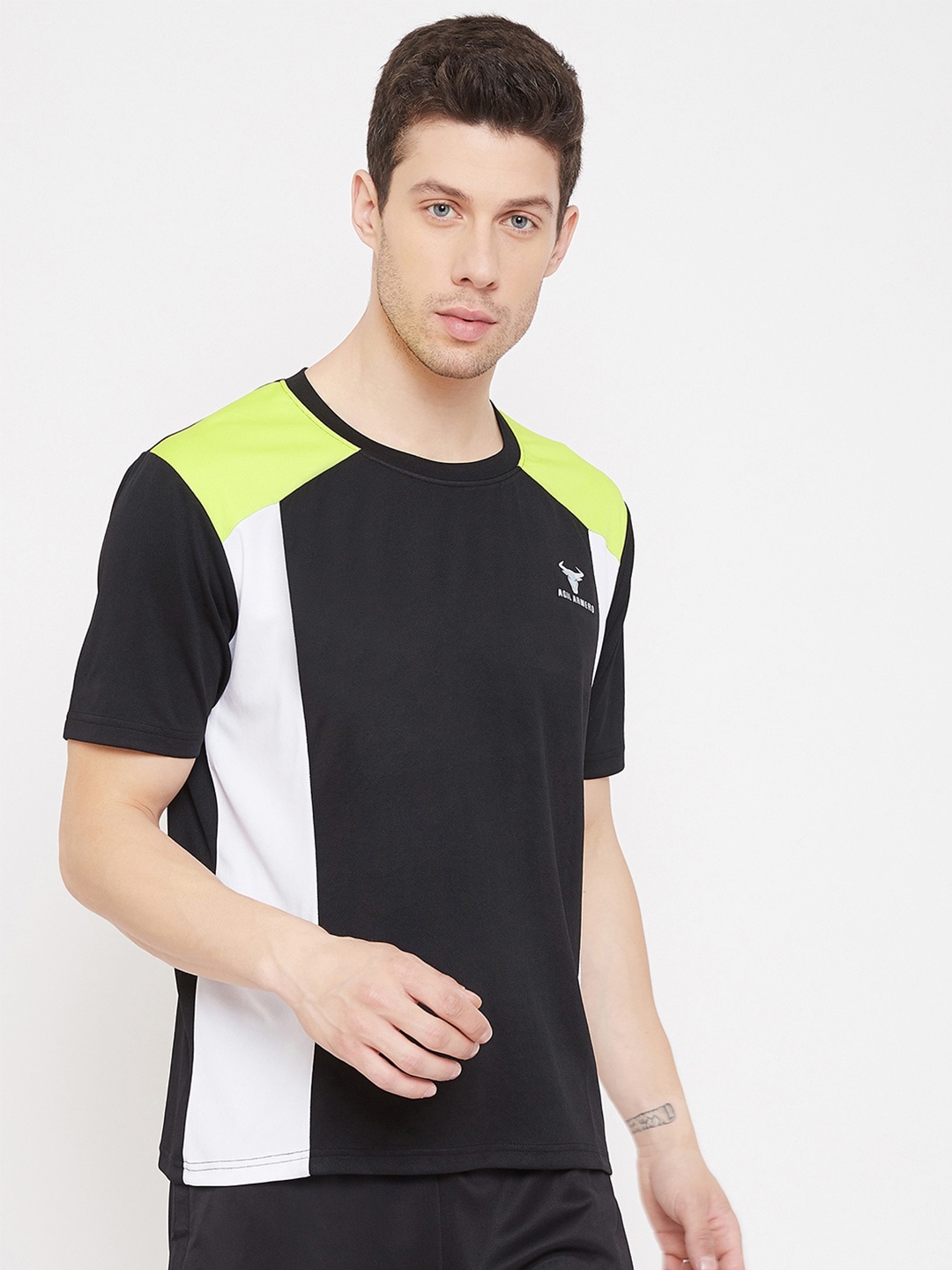 AGIL ARMERO Men Black & Green Colourblocked Dri-FIT T-shirt