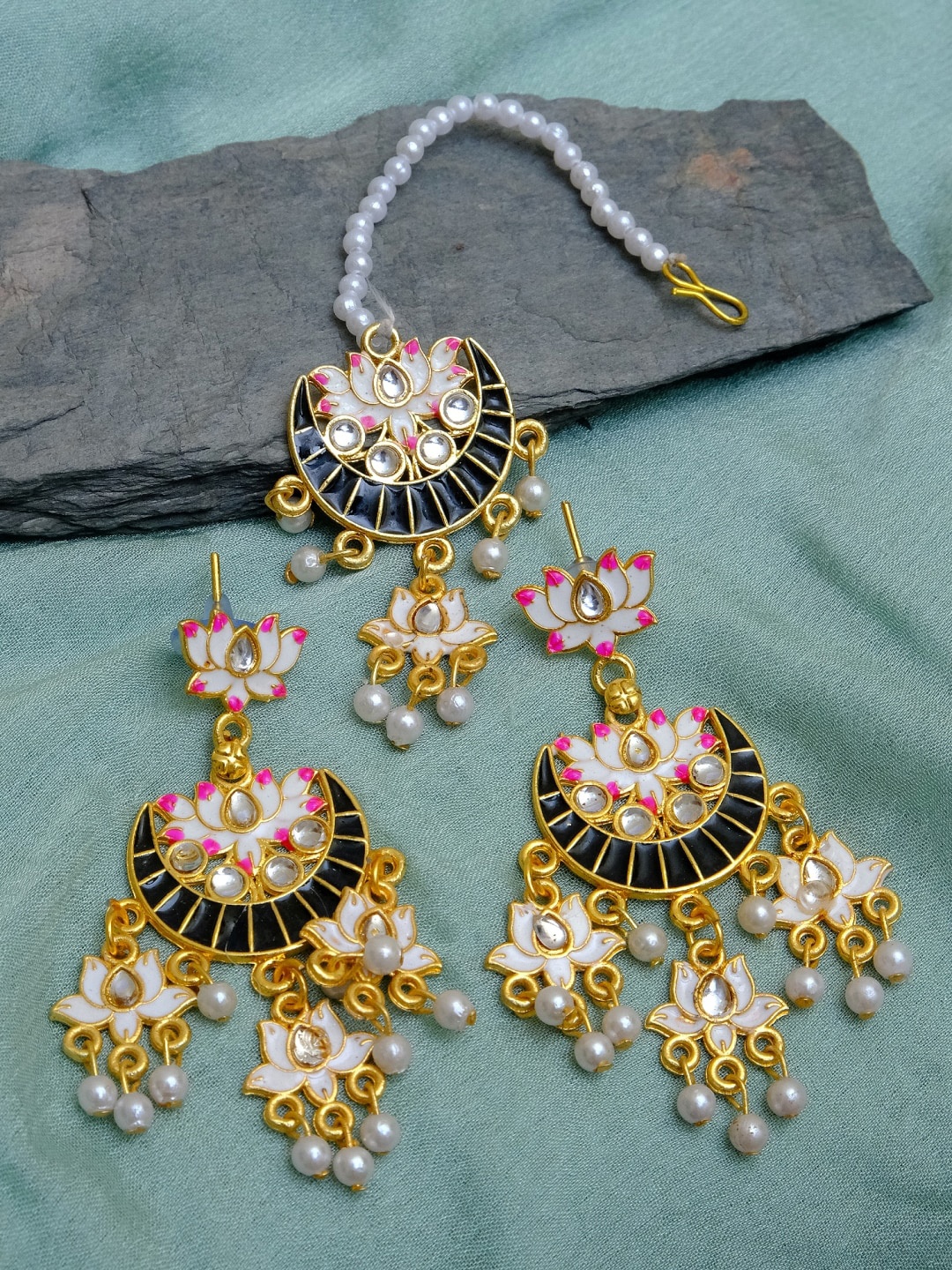Crunchy Fashion Gold-Plated White & Black Kundan-Studded & Pearl Beaded Enamelled Meenakari Jewellery Set
Crunchy Fashion Gold-Plated White & Black Kundan-Studded & Pearl Beaded Enamelled Meenakari Jewellery Set