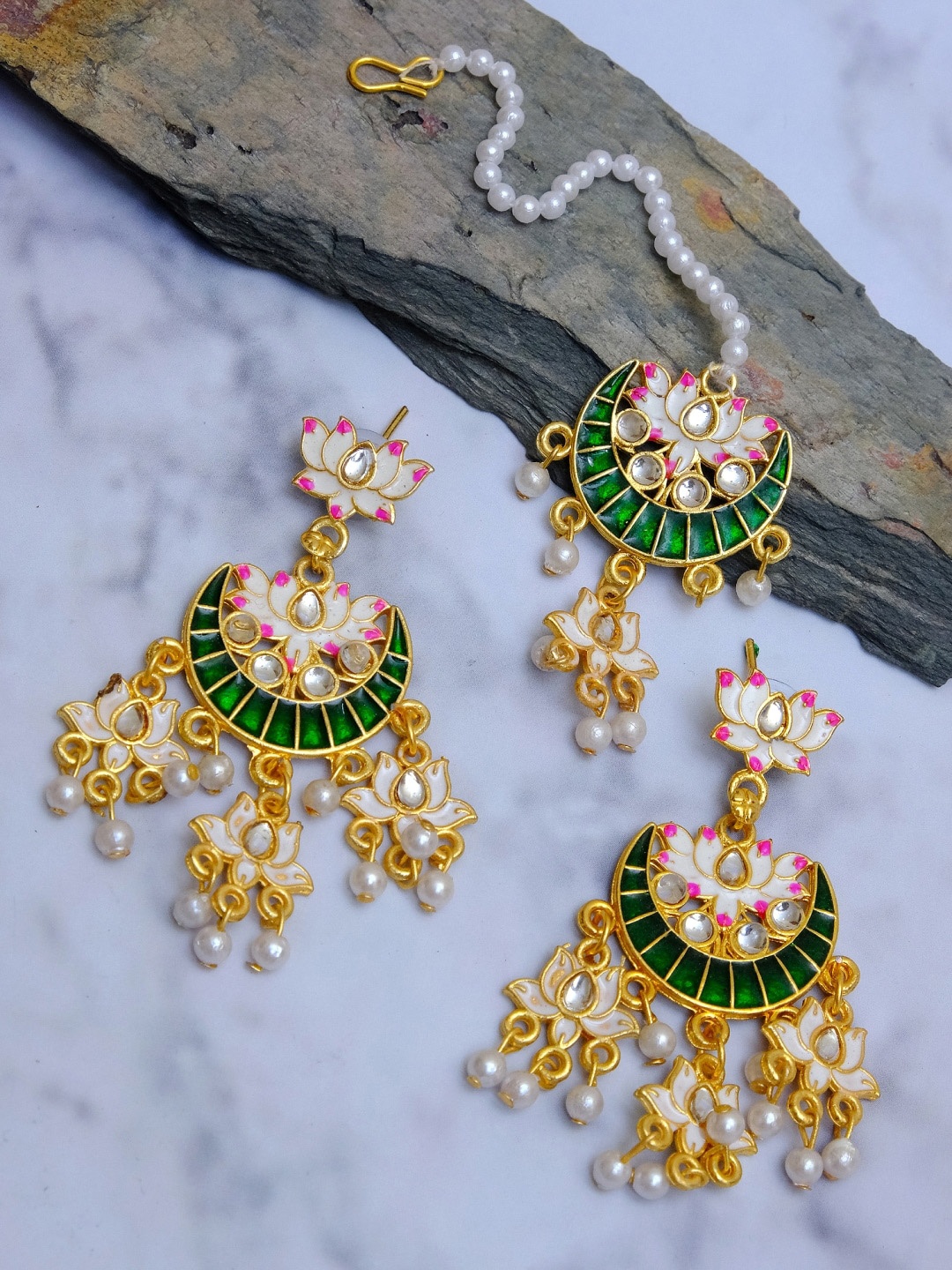 Crunchy Fashion Gold-Plated White & Green Kundan Pearl Enamelled Lotus Chandbali Jewellery Set
Crunchy Fashion Gold-Plated White & Green Kundan Pearl Enamelled Lotus Chandbali Jewellery Set