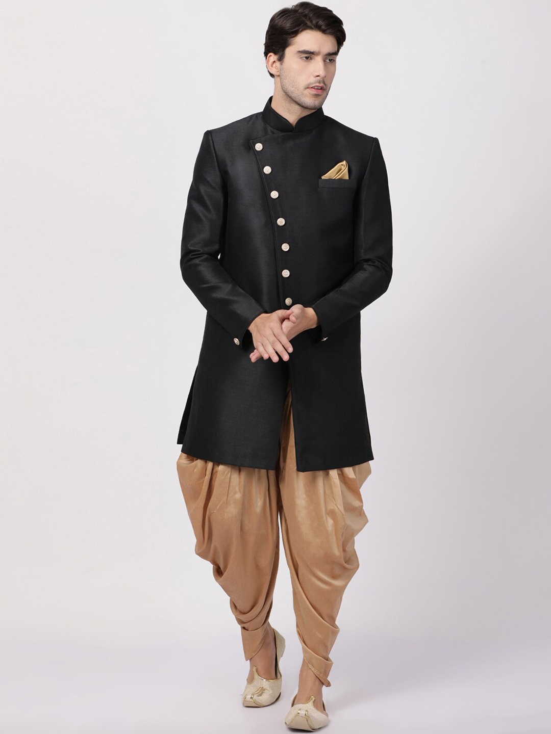 VASTRAMAY Men Black & Gold-Coloured Solid Sherwani Set