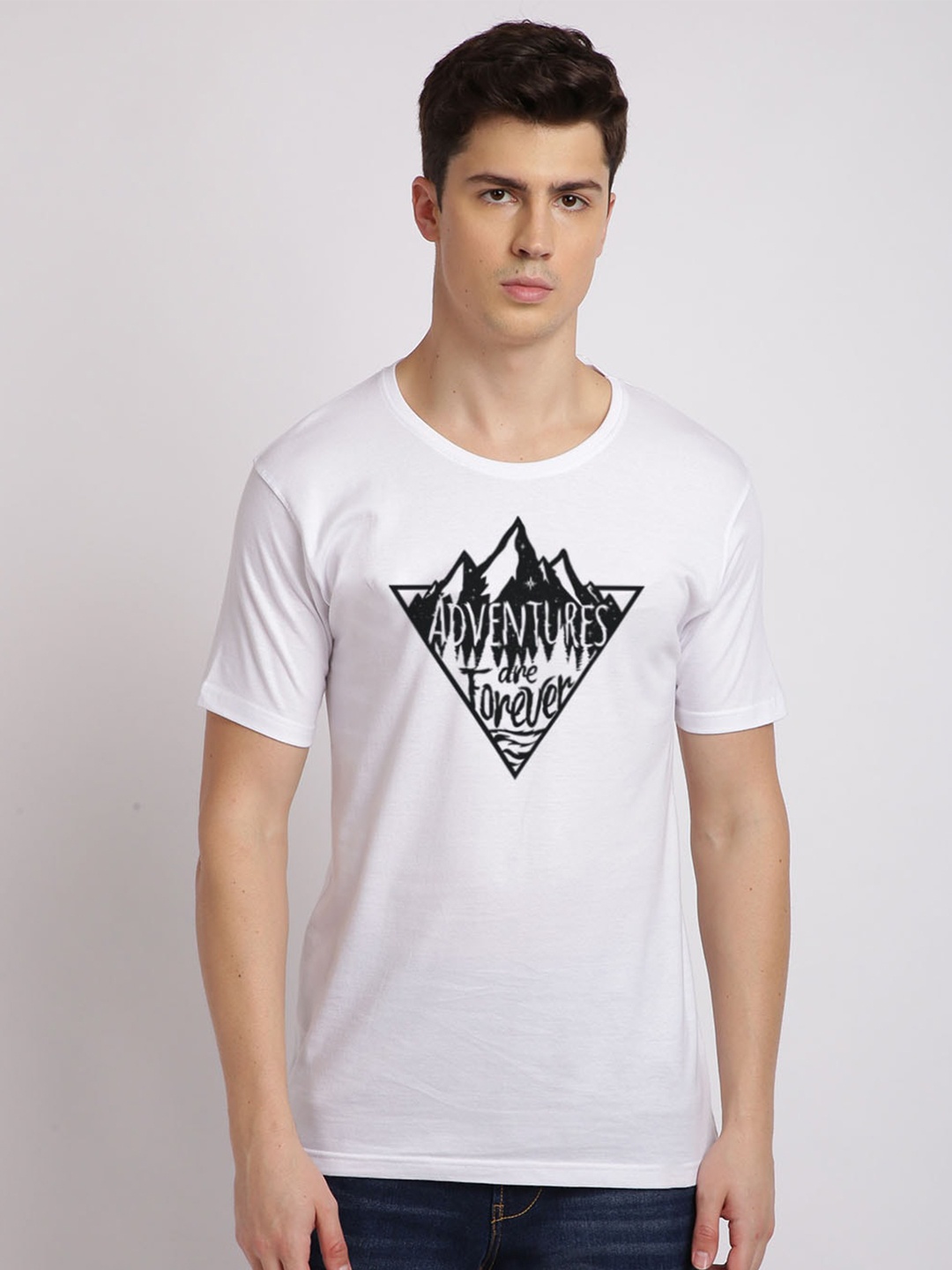 MASH UNLIMITED Men White Printed Slim Fit T-shirt