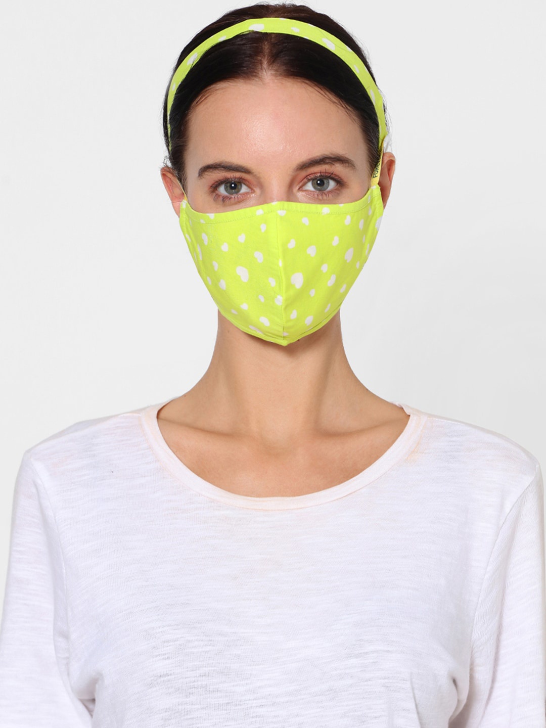 FOREVER 21 Yellow & White Polka Dot Printed 2-Ply Reusable Pure Cotton Cloth Mask With Hairband
FOREVER 21 Yellow & White Polka Dot Printed 2-Ply Reusable Pure Cotton Cloth Mask With Hairband
