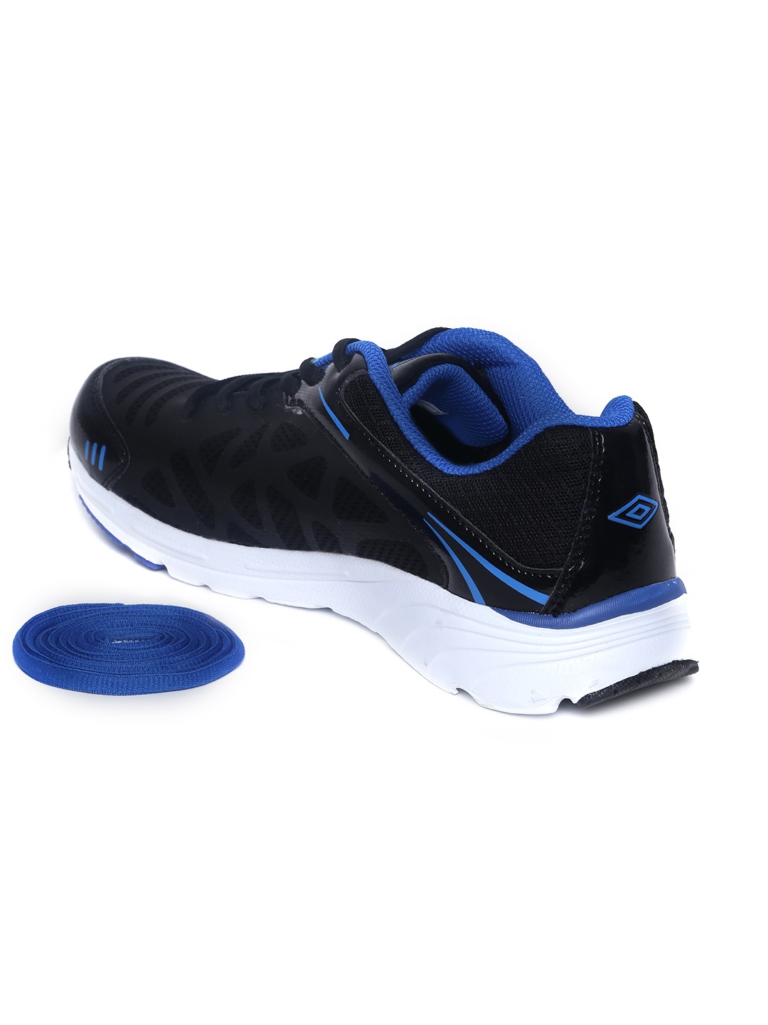umbro black shoes