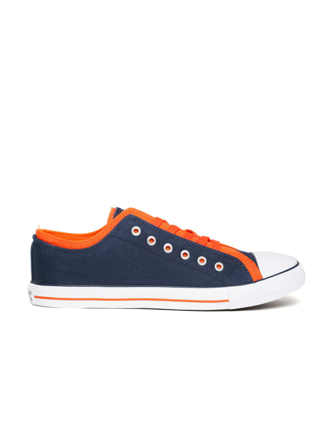 myntra canvas shoes