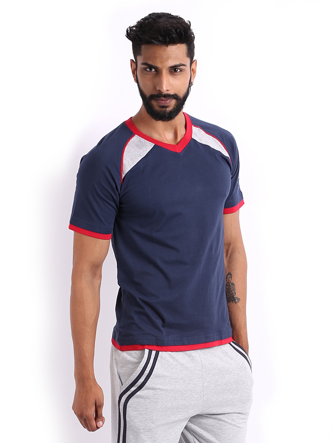 mens t shirt myntra