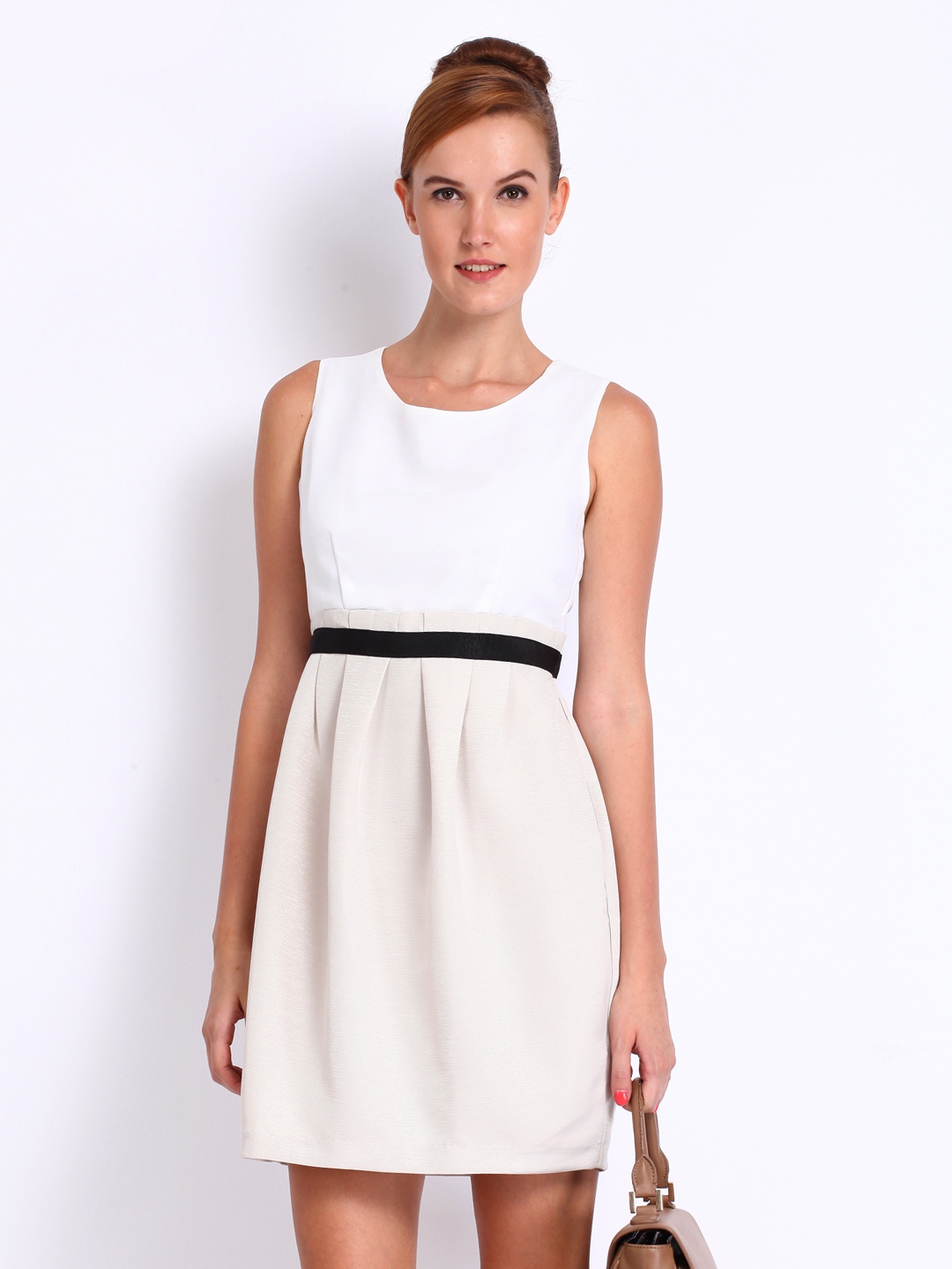 Find stylish misses dresses and maxi dresses at dressbarn. Discover your perfect fit in DRESSBAR's collection of misses, plus size, and petite dresses!