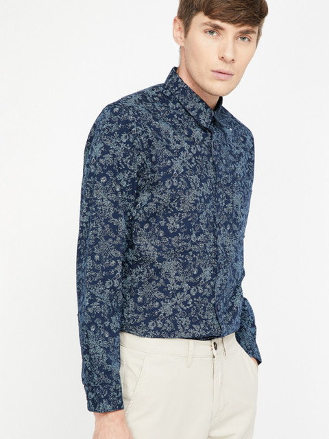 CODE by Lifestyle Men Navy Blue Regular Fit Printed Casual Shirt
CODE by Lifestyle Men Navy Blue Regular Fit Printed Casual Shirt