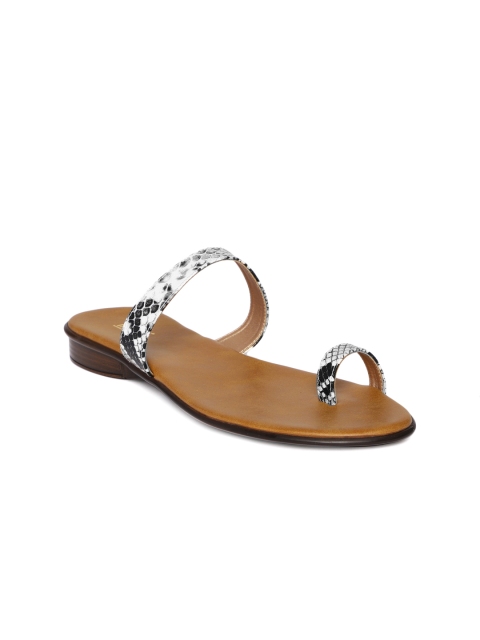 Inc 5 Women White Solid One Toe Flats