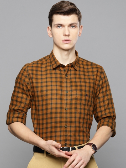 Louis Philippe Sport Men Mustard Yellow & Green Super Slim Self-Checked Smart Casual Shirt
Louis Philippe Sport Men Mustard Yellow & Green Super Slim Self-Checked Smart Casual Shirt