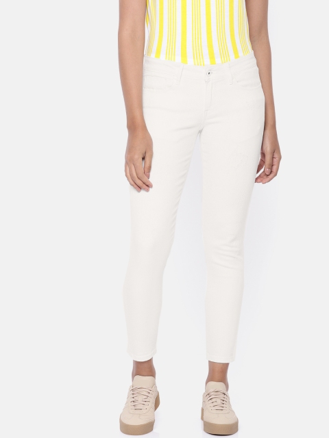Pepe Jeans Women White Lyric Lola Regular Fit Mid-Rise Mildly Distressed Stretchable Jeans
Pepe Jeans Women White Lyric Lola Regular Fit Mid-Rise Mildly Distressed Stretchable Jeans