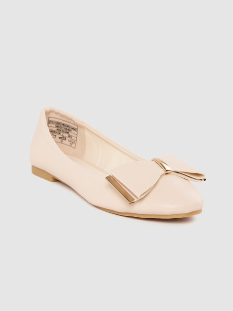 Van Heusen Woman Beige Solid Ballerinas
Van Heusen Woman Beige Solid Ballerinas