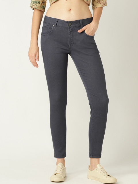 United Colors of Benetton Women Navy Blue Mid-Rise Clean Look Stretchable Cropped Jeans
United Colors of Benetton Women Navy Blue Mid-Rise Clean Look Stretchable Cropped Jeans