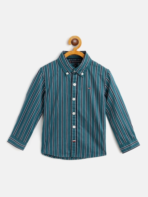Tommy Hilfiger Boys Teal Green & Navy Blue Regular Fit Striped Pure Cotton Casual Shirt
Tommy Hilfiger Boys Teal Green & Navy Blue Regular Fit Striped Pure Cotton Casual Shirt