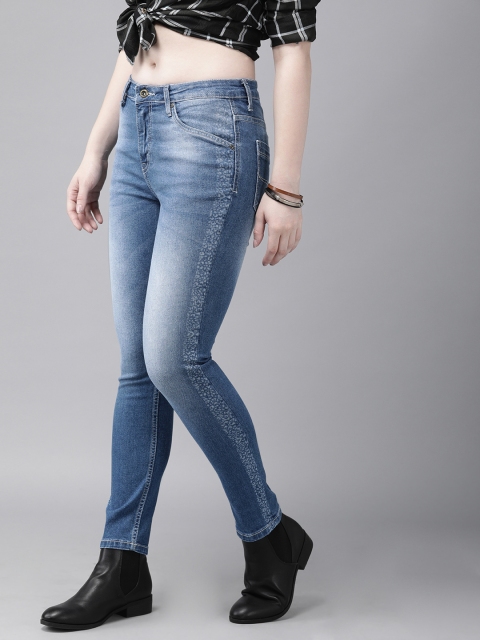 Roadster Women Blue Skinny Fit Bleached Design Mid-Rise Clean Look Stretchable Jeans
Roadster Women Blue Skinny Fit Bleached Design Mid-Rise Clean Look Stretchable Jeans