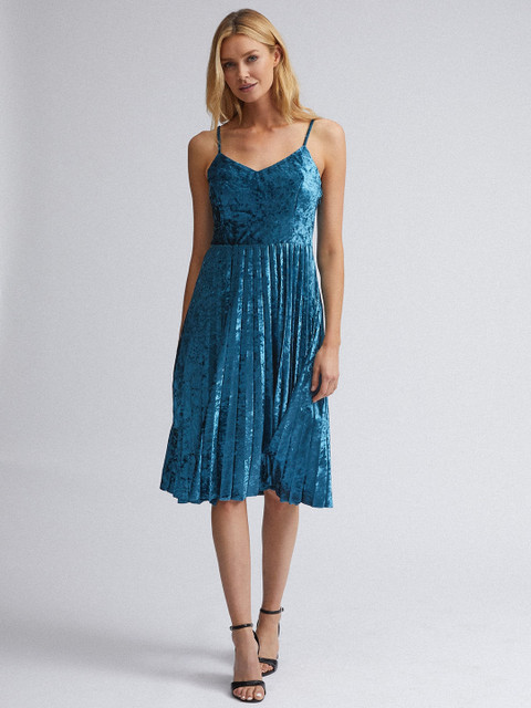 DOROTHY PERKINS Women Blue Solid A-Line Dress With Velvet Finish
DOROTHY PERKINS Women Blue Solid A-Line Dress With Velvet Finish
