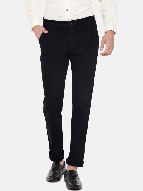 Turtle Men Black Tapered Fit Checked Chinos
