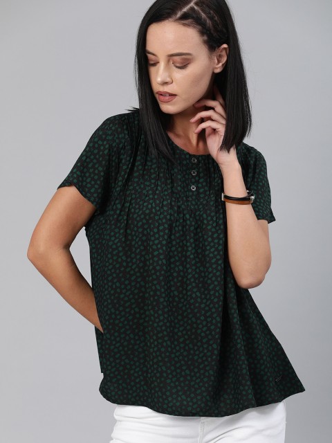 The Roadster Lifestyle Co Women Black & Green Printed Front Tucks Boxy Sustainable Top
The Roadster Lifestyle Co Women Black & Green Printed Front Tucks Boxy Sustainable Top