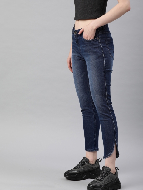 Roadster Women Blue Regular Fit Mid-Rise Clean Look Stretchable Jeans With Piping Seam
Roadster Women Blue Regular Fit Mid-Rise Clean Look Stretchable Jeans With Piping Seam