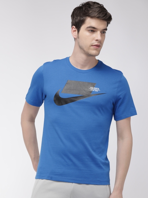 Nike Men Blue & Black Standard Fit AS M NSW SPORT PACK SS Printed Round Neck T-shirt
Nike Men Blue & Black Standard Fit AS M NSW SPORT PACK SS Printed Round Neck T-shirt