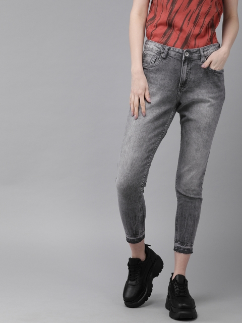 The Roadster Lifestyle Co Women Black Skinny Fit Mid-Rise Clean Look Stretchable Jeans
The Roadster Lifestyle Co Women Black Skinny Fit Mid-Rise Clean Look Stretchable Jeans