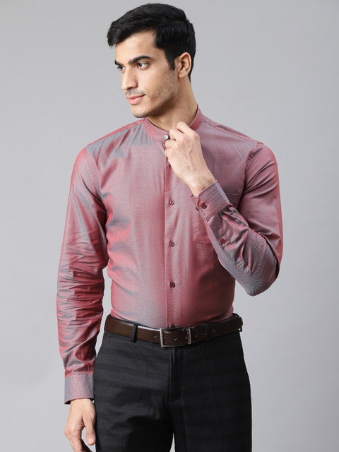 Blackberrys Men Maroon Lord of Giza Slim Fit Dual Toned Formal Shirt 
Blackberrys Men Maroon Lord of Giza Slim Fit Dual Toned Formal Shirt