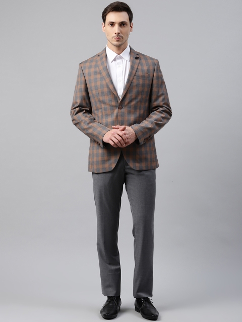 Blackberrys Men Charcoal Grey & Orange Checked Slim Fit Single-Breasted 2-Piece Suit
Blackberrys Men Charcoal Grey & Orange Checked Slim Fit Single-Breasted 2-Piece Suit