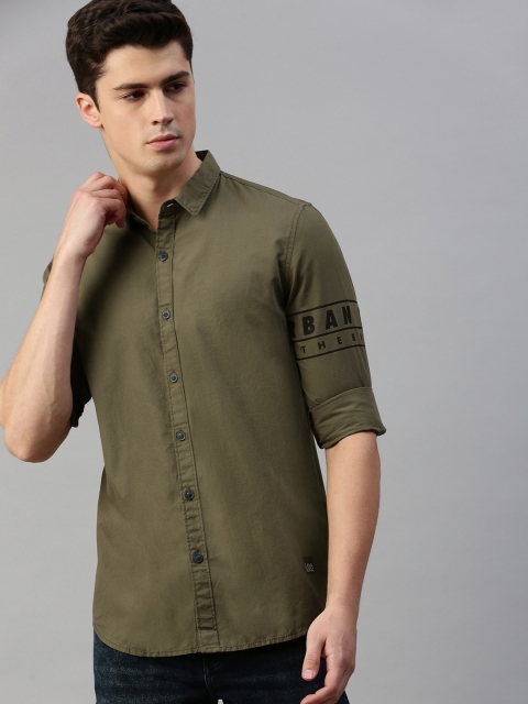 Lee Men Olive Green Slim Fit Solid Casual Shirt