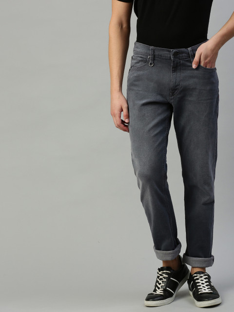 Lee Men Grey Rodeo Regular Fit Mid-Rise Clean Look Stretchable Jeans 
Lee Men Grey Rodeo Regular Fit Mid-Rise Clean Look Stretchable Jeans