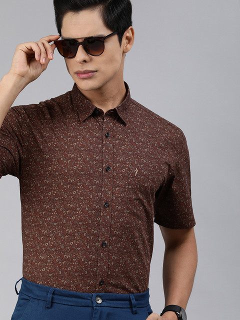 Indian Terrain Men Brown & Beige Slim Fit Floral Printed Pure Cotton Smart Casual Shirt
Indian Terrain Men Brown & Beige Slim Fit Floral Printed Pure Cotton Smart Casual Shirt