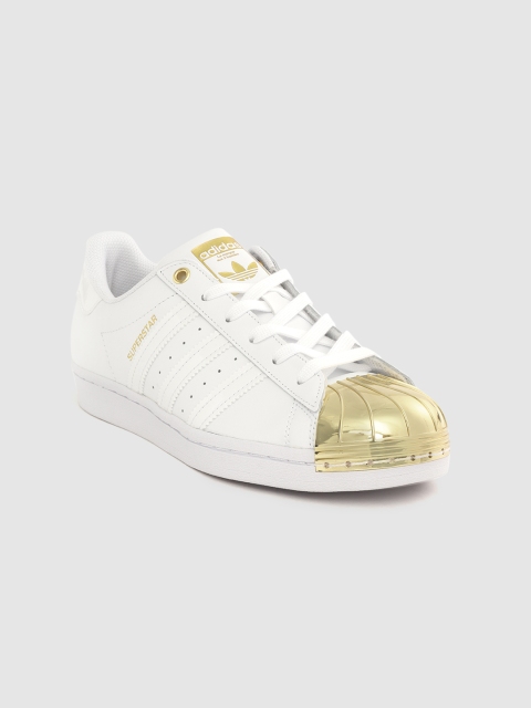 ADIDAS Originals Women White Superstar Metal Toe Colourblocked Patent Leather Sneakers
ADIDAS Originals Women White Superstar Metal Toe Colourblocked Patent Leather Sneakers