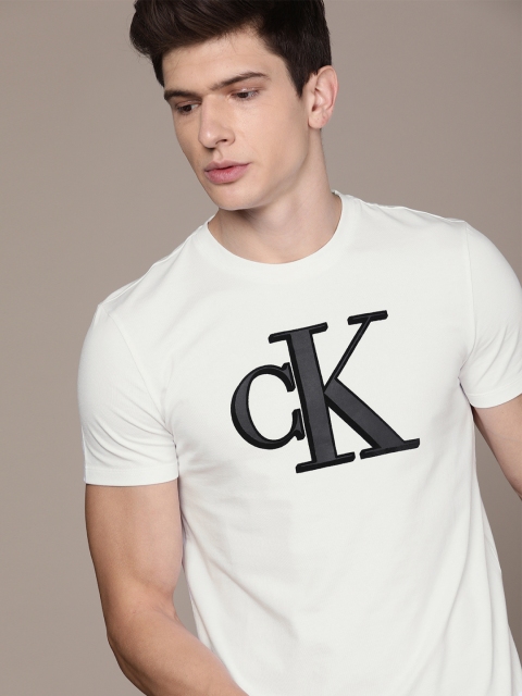 Calvin Klein Jeans Men White Slim Fit Printed Round Neck T-shirt With Applique Detailing
Calvin Klein Jeans Men White Slim Fit Printed Round Neck T-shirt With Applique Detailing