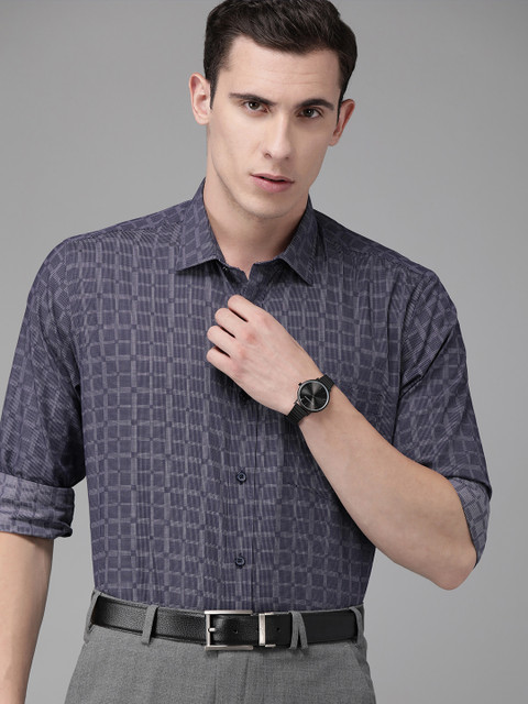 Park Avenue Men Navy Blue & White Regular Fit Self Design Formal Shirt
Park Avenue Men Navy Blue & White Regular Fit Self Design Formal Shirt