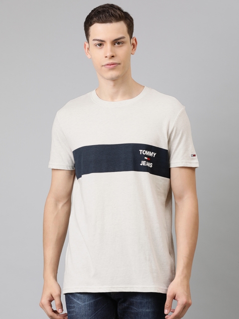 Tommy Hilfiger Men Off-White Navy Blue Colourblocked Round Neck Pure Cotton T-shirt with Print
Tommy Hilfiger Men Off-White Navy Blue Colourblocked Round Neck Pure Cotton T-shirt with Print