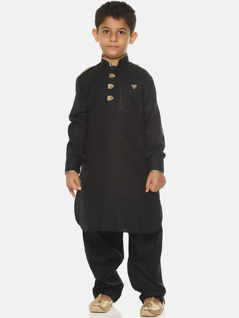 La Bele Boys Black Solid Pakistani Kurta with Pyjamas 
La Bele Boys Black Solid Pakistani Kurta with Pyjamas