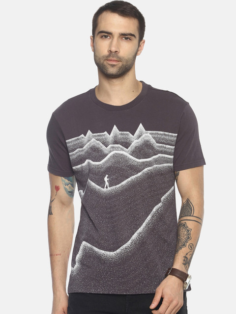 Wolfpack Men Charcoal Grey Printed Round Neck T-shirt 
Wolfpack Men Charcoal Grey Printed Round Neck T-shirt