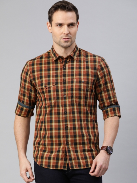 Louis Philippe Jeans Men Beige & Rust Brown Slim Fit Checked Pure Cotton Casual Shirt
Louis Philippe Jeans Men Beige & Rust Brown Slim Fit Checked Pure Cotton Casual Shirt