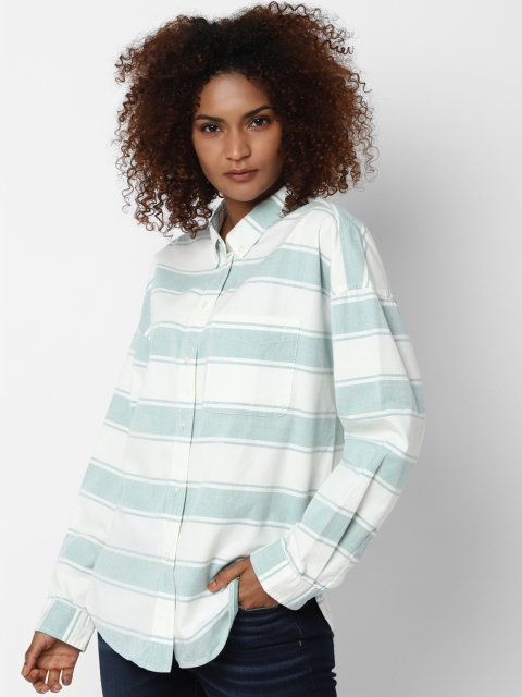 AMERICAN EAGLE OUTFITTERS Women White and Mint Green Regular Fit Striped Casual Shirt
AMERICAN EAGLE OUTFITTERS Women White and Mint Green Regular Fit Striped Casual Shirt