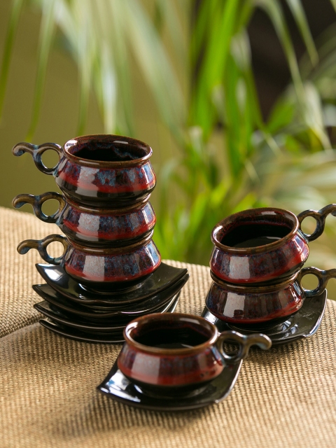 ExclusiveLane Set Of 6 Black & Maroon Printed Crimson Mascarene Hand Glazed Ceramic Tea Cups & Saucers
ExclusiveLane Set Of 6 Black & Maroon Printed Crimson Mascarene Hand Glazed Ceramic Tea Cups & Saucers
