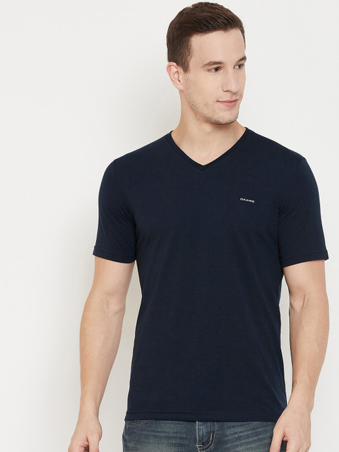Okane Men Navy Blue Solid V-Neck T-shirt 
Okane Men Navy Blue Solid V-Neck T-shirt