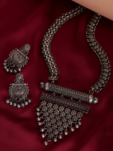 GloBox By ZeroKaata Oxidised Silver-Plated & Red Artificial Stone Studded Handcrafted Necklace Set
GloBox By ZeroKaata Oxidised Silver-Plated & Red Artificial Stone Studded Handcrafted Necklace Set