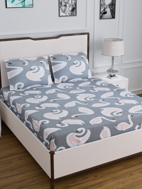 DREAM WEAVERZ Grey & White Graphic 250 TC Cotton 1 Queen Bedsheet with 2 Pillow Covers
DREAM WEAVERZ Grey & White Graphic 250 TC Cotton 1 Queen Bedsheet with 2 Pillow Covers