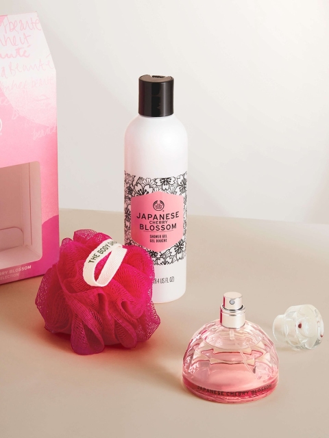 The Body Shop Sustainable Japanese Cherry Blossom Essential Selection Gift Set 300 ml, Pink
The Body Shop Sustainable Japanese Cherry Blossom Essential Selection Gift Set 300 ml, Pink
