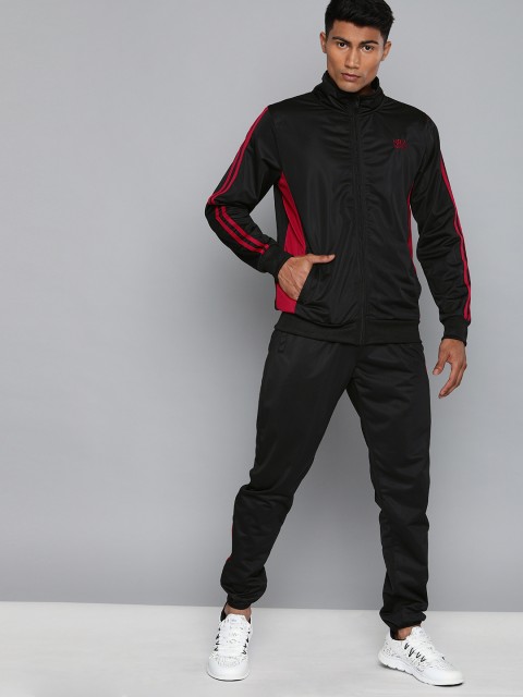 HRX by Hrithik Roshan Men Black Colourblock Rapid-Dry Antimicrobial Football Tracksuit
HRX by Hrithik Roshan Men Black Colourblock Rapid-Dry Antimicrobial Football Tracksuit