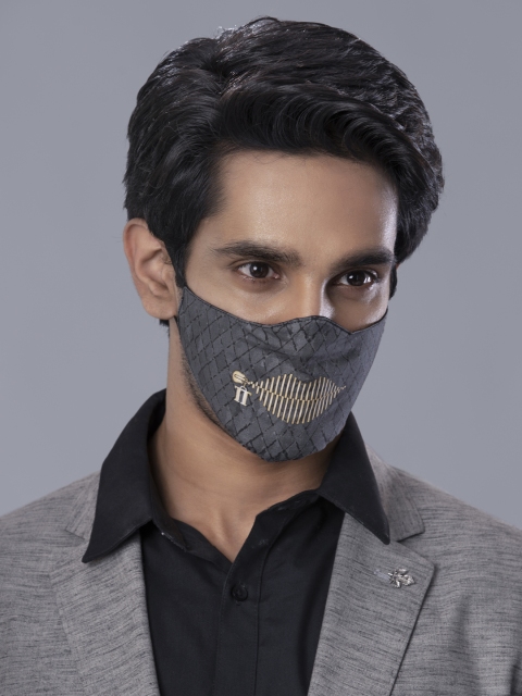 Behind the Mask - Tarun Tahiliani Unisex Grey Printed Quilting-Inspired 5-Ply Outdoor Mask
Behind the Mask - Tarun Tahiliani Unisex Grey Printed Quilting-Inspired 5-Ply Outdoor Mask